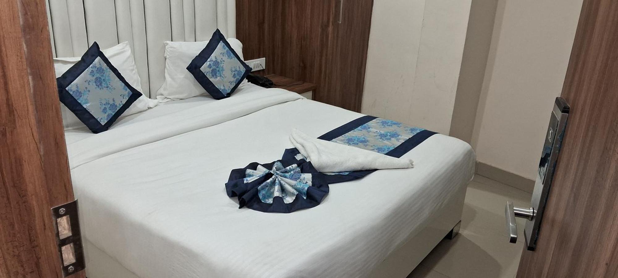 Hotel Shree Radha Krishna Варанасі Екстер'єр фото