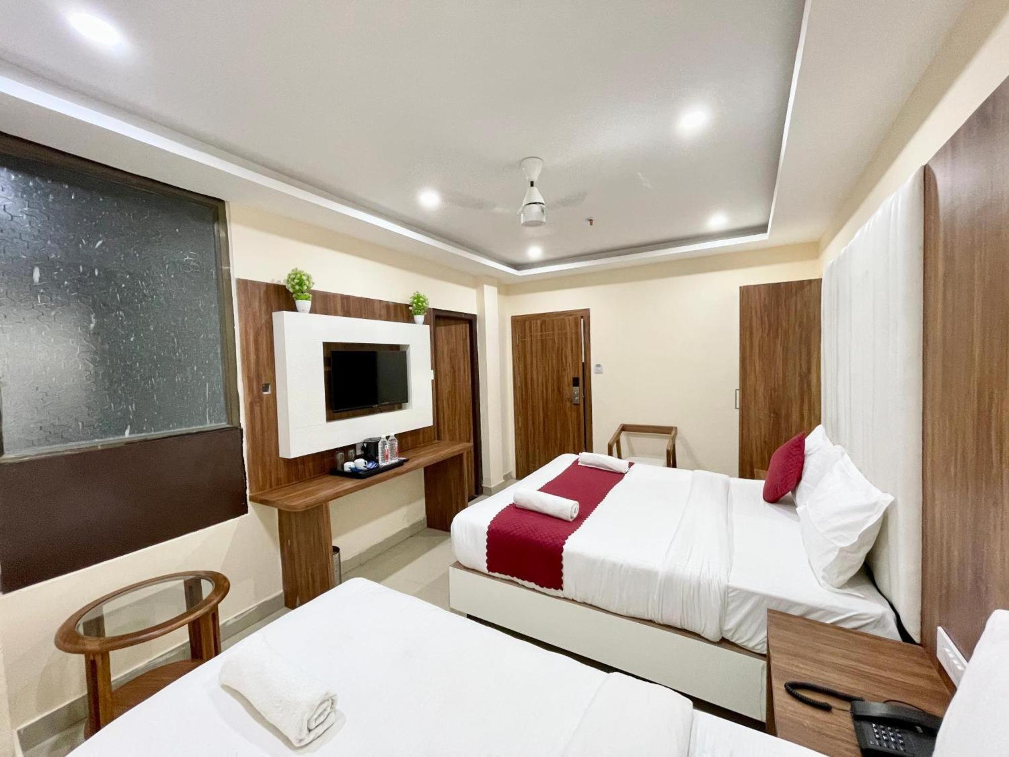 Hotel Shree Radha Krishna Варанасі Екстер'єр фото